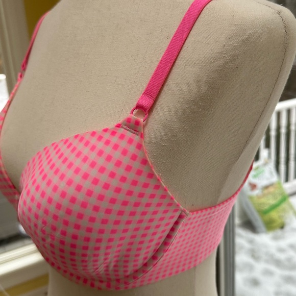 Victoria’s Secret 34D EUC Underwire Bra - Picture 4 of 10